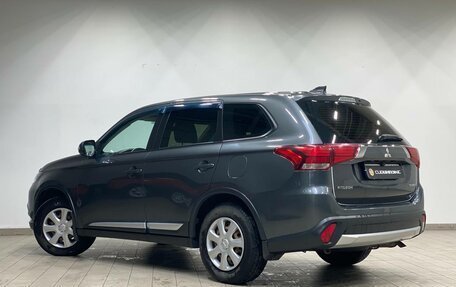 Mitsubishi Outlander III рестайлинг 3, 2018 год, 1 850 000 рублей, 5 фотография