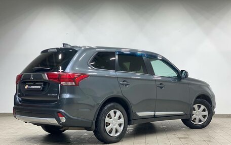 Mitsubishi Outlander III рестайлинг 3, 2018 год, 1 850 000 рублей, 4 фотография