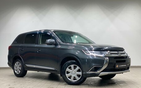 Mitsubishi Outlander III рестайлинг 3, 2018 год, 1 850 000 рублей, 3 фотография