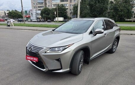 Lexus RX IV рестайлинг, 2017 год, 3 900 000 рублей, 4 фотография