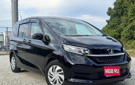 Honda Freed II, 2021 год, 1 560 000 рублей, 3 фотография