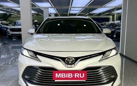 Toyota Camry, 2021 год, 2 500 000 рублей, 2 фотография