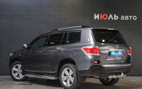 Toyota Highlander III, 2011 год, 2 145 000 рублей, 3 фотография