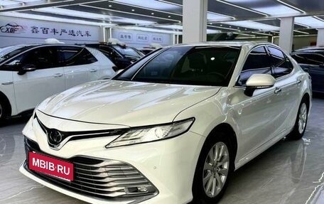 Toyota Camry, 2021 год, 2 500 000 рублей, 3 фотография