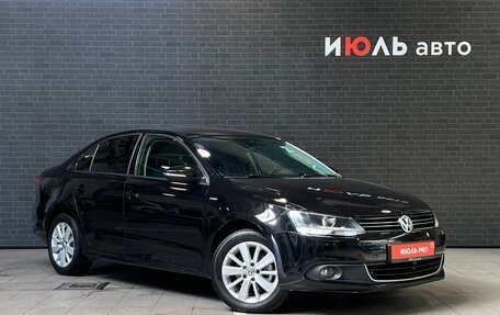 Volkswagen Jetta VI, 2013 год, 1 080 000 рублей, 3 фотография