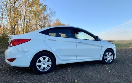 Hyundai Solaris II рестайлинг, 2014 год, 925 000 рублей, 3 фотография