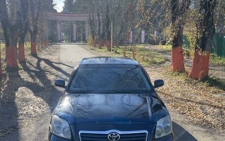 Toyota Avensis III рестайлинг, 2005 год, 700 000 рублей, 2 фотография