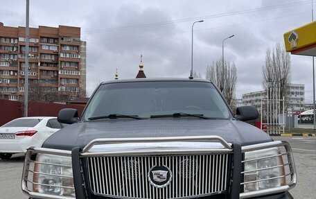 Cadillac Escalade II, 2003 год, 1 150 000 рублей, 2 фотография