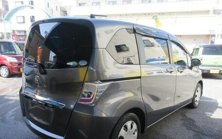 Honda Freed I, 2013 год, 900 000 рублей, 6 фотография