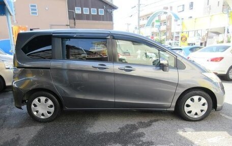 Honda Freed I, 2013 год, 900 000 рублей, 4 фотография