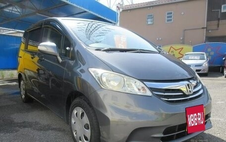 Honda Freed I, 2013 год, 900 000 рублей, 2 фотография