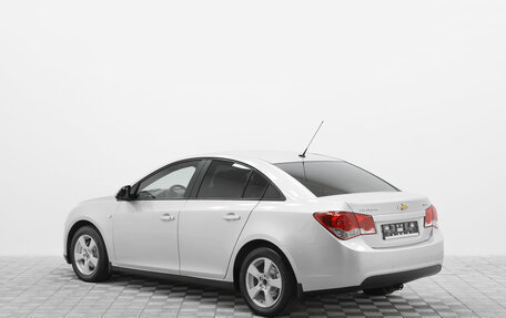 Chevrolet Cruze II, 2010 год, 685 000 рублей, 4 фотография