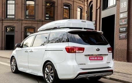 KIA Carnival III, 2017 год, 3 300 000 рублей, 15 фотография