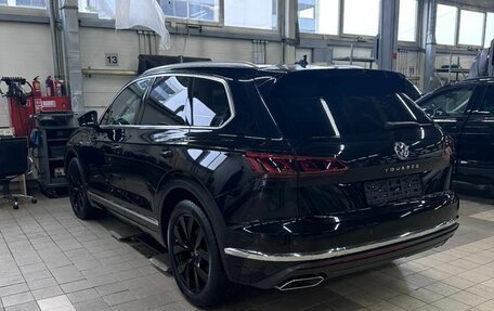 Volkswagen Touareg III, 2018 год, 6 150 000 рублей, 2 фотография