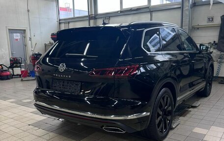 Volkswagen Touareg III, 2018 год, 6 150 000 рублей, 5 фотография