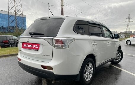 Mitsubishi Outlander III рестайлинг 3, 2014 год, 1 299 000 рублей, 2 фотография