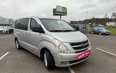 Hyundai Grand Starex Grand Starex I рестайлинг 2, 2008 год, 1 385 000 рублей, 2 фотография