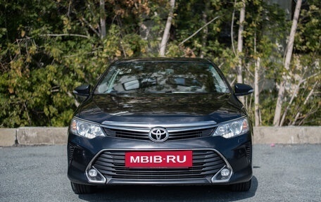 Toyota Camry, 2017 год, 2 595 000 рублей, 2 фотография