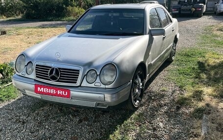 Mercedes-Benz E-Класс, 1998 год, 399 000 рублей, 1 фотография