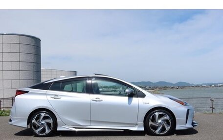 Toyota Prius IV XW50, 2021 год, 1 400 000 рублей, 12 фотография