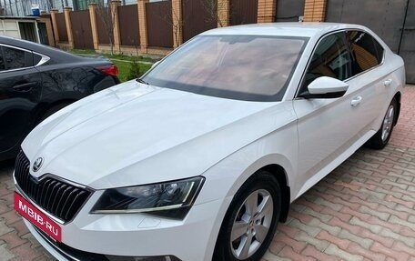 Skoda Superb III рестайлинг, 2016 год, 1 750 000 рублей, 2 фотография