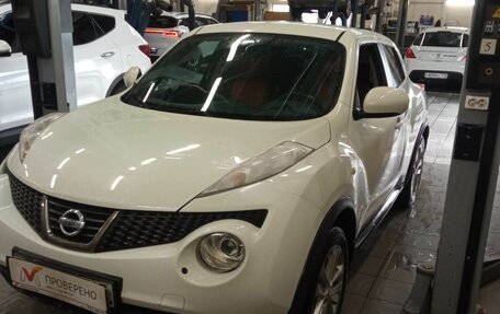 Nissan Juke II, 2011 год, 975 000 рублей, 2 фотография