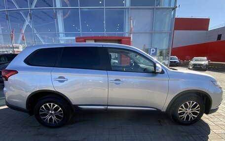 Mitsubishi Outlander III рестайлинг 3, 2018 год, 2 593 000 рублей, 4 фотография