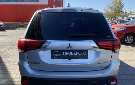 Mitsubishi Outlander III рестайлинг 3, 2018 год, 2 593 000 рублей, 6 фотография