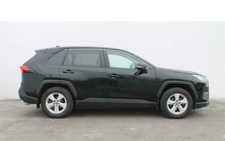 Toyota RAV4, 2019 год, 3 150 000 рублей, 4 фотография