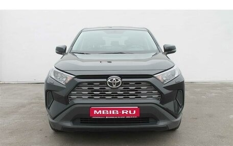 Toyota RAV4, 2019 год, 3 150 000 рублей, 2 фотография