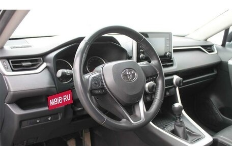 Toyota RAV4, 2019 год, 3 150 000 рублей, 17 фотография