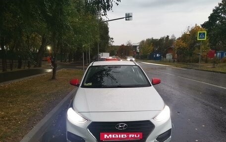 Hyundai Solaris II рестайлинг, 2018 год, 950 000 рублей, 4 фотография