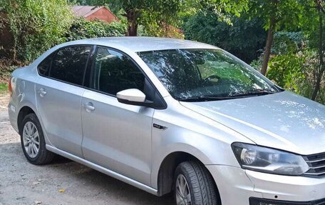 Volkswagen Polo VI (EU Market), 2015 год, 850 000 рублей, 2 фотография