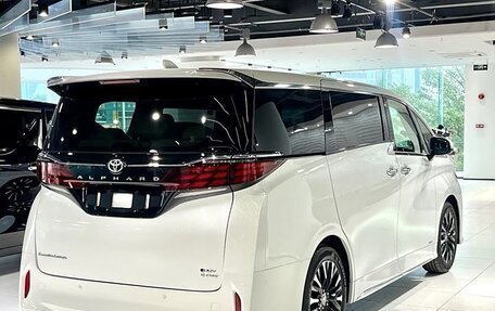 Toyota Alphard, 2023 год, 13 500 000 рублей, 7 фотография