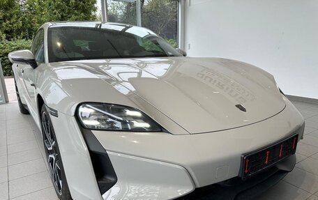 Porsche Taycan I, 2024 год, 26 000 000 рублей, 4 фотография