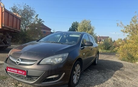 Opel Astra J, 2013 год, 990 000 рублей, 1 фотография