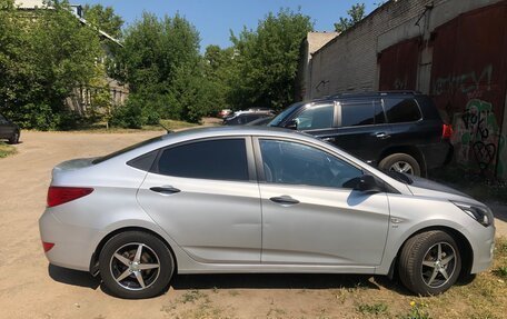 Hyundai Solaris II рестайлинг, 2014 год, 700 000 рублей, 2 фотография