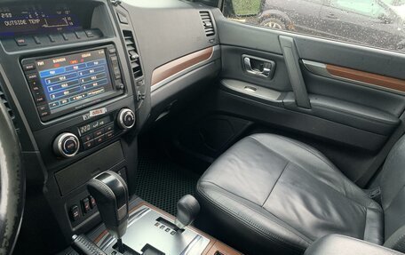 Mitsubishi Pajero IV, 2008 год, 1 890 000 рублей, 26 фотография