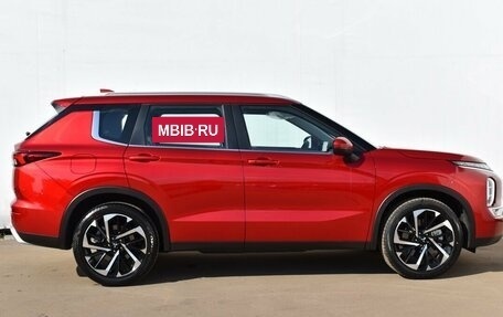 Mitsubishi Outlander, 2023 год, 5 750 000 рублей, 4 фотография