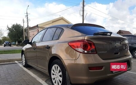 Chevrolet Cruze II, 2014 год, 900 000 рублей, 4 фотография