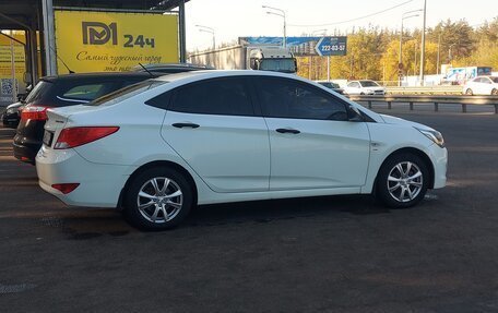 Hyundai Solaris II рестайлинг, 2015 год, 1 090 000 рублей, 1 фотография