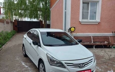 Hyundai Solaris II рестайлинг, 2015 год, 1 090 000 рублей, 10 фотография