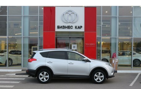 Toyota RAV4, 2014 год, 1 885 000 рублей, 4 фотография