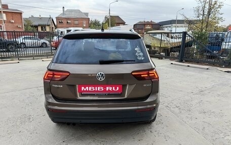 Volkswagen Tiguan II, 2018 год, 2 700 000 рублей, 2 фотография