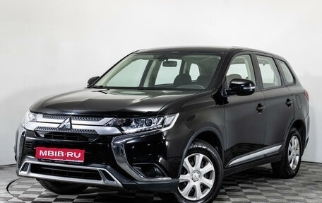 Mitsubishi Outlander III рестайлинг 3, 2019 год, 2 299 000 рублей, 1 фотография