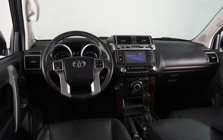 Toyota Land Cruiser Prado 150 рестайлинг 2, 2014 год, 4 990 000 рублей, 6 фотография