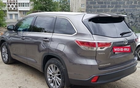 Toyota Highlander III, 2014 год, 3 078 000 рублей, 3 фотография