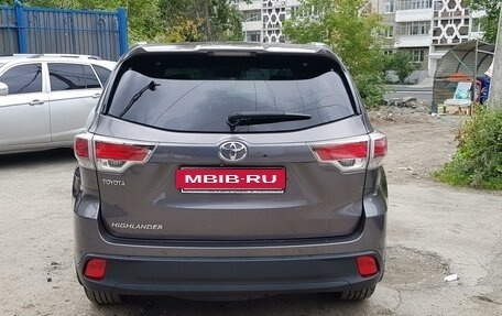 Toyota Highlander III, 2014 год, 3 078 000 рублей, 2 фотография