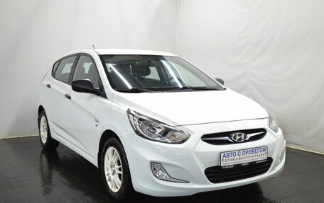 Hyundai Solaris II рестайлинг, 2013 год, 800 000 рублей, 3 фотография