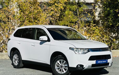 Mitsubishi Outlander III рестайлинг 3, 2014 год, 1 788 000 рублей, 2 фотография